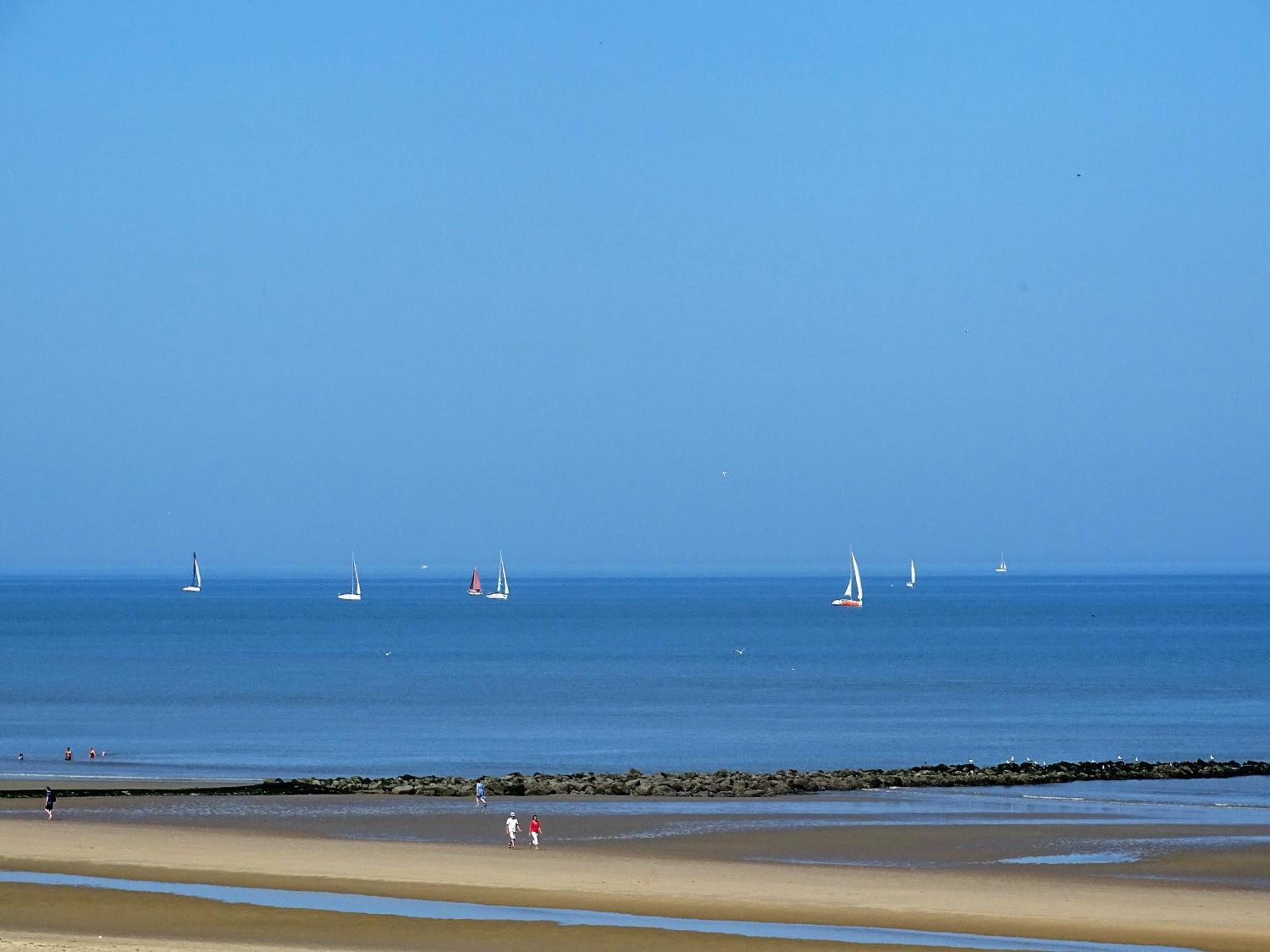 North Sea View Studio With Parking Middelkerke Exteriör bild